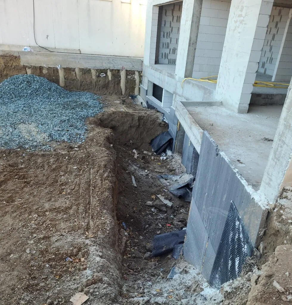 Amendă usturătoare în Faleză Nord! Lucrări de excavare fără autorizație, descoperite de Garda de Mediu – foto 2