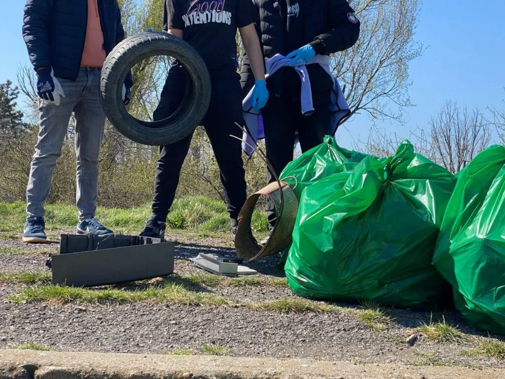 Curățenie și responsabilitate. De Ziua Mondială a Apei, studenții de la „Ovidius” au dat un exemplu – foto 2