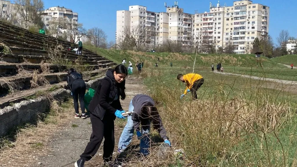Curățenie și responsabilitate. De Ziua Mondială a Apei, studenții de la „Ovidius” au dat un exemplu – foto 3
