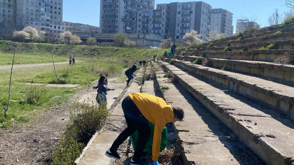Curățenie și responsabilitate. De Ziua Mondială a Apei, studenții de la „Ovidius” au dat un exemplu – foto 4