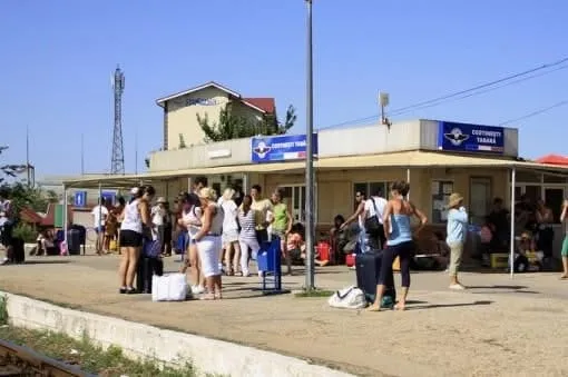 Începe sezonul estival, încep și lucrările. Stațiile CFR Neptun și Costinești Tabără intră în renovare 