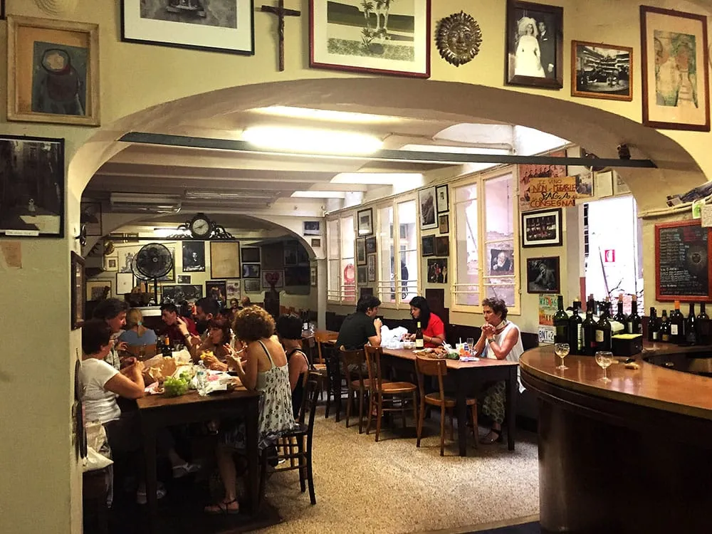 Cauți un loc DE poveste, CU poveste? Atunci nu ocoli Osteria del Sole, din Bologna – foto 4