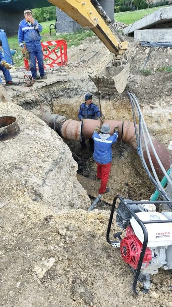 RAJA: Lucrări în grafic pentru racordarea conductelor magistrale. Intervențiile sunt complexe – foto 4