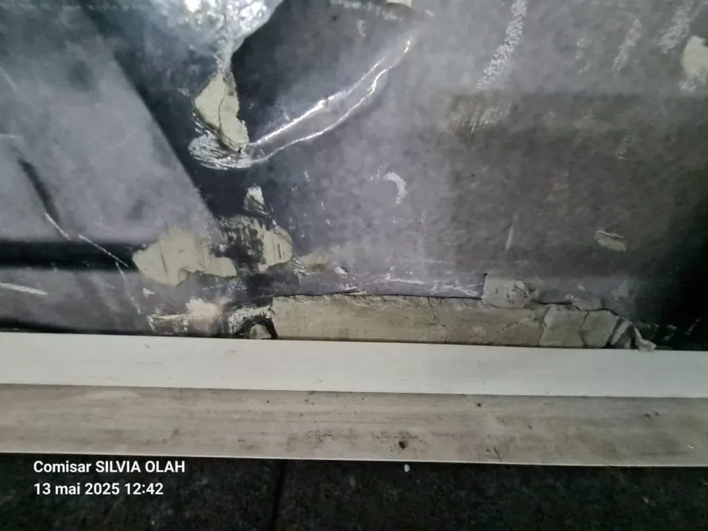 „Sala groazei” din Medgidia, închisă de Protecția Consumatorilor. Aparate ruginite, mobilier degradat, igiena – inexistentă – foto 4