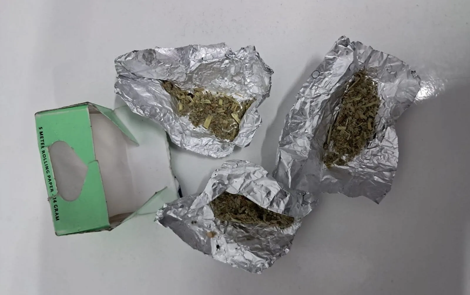 Bărbat prins de jandarmi cu droguri asupra sa