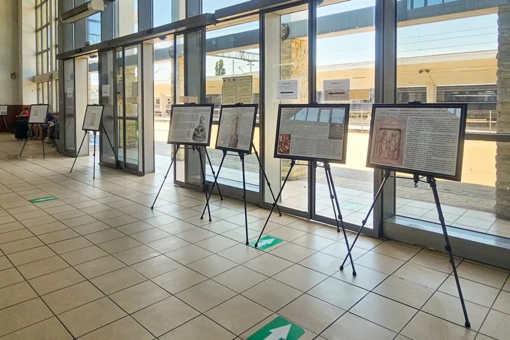 S-a deschis expoziția temporară „La marginea Imperiului. Zeii cetății Tomis” (FOTO) – foto 2