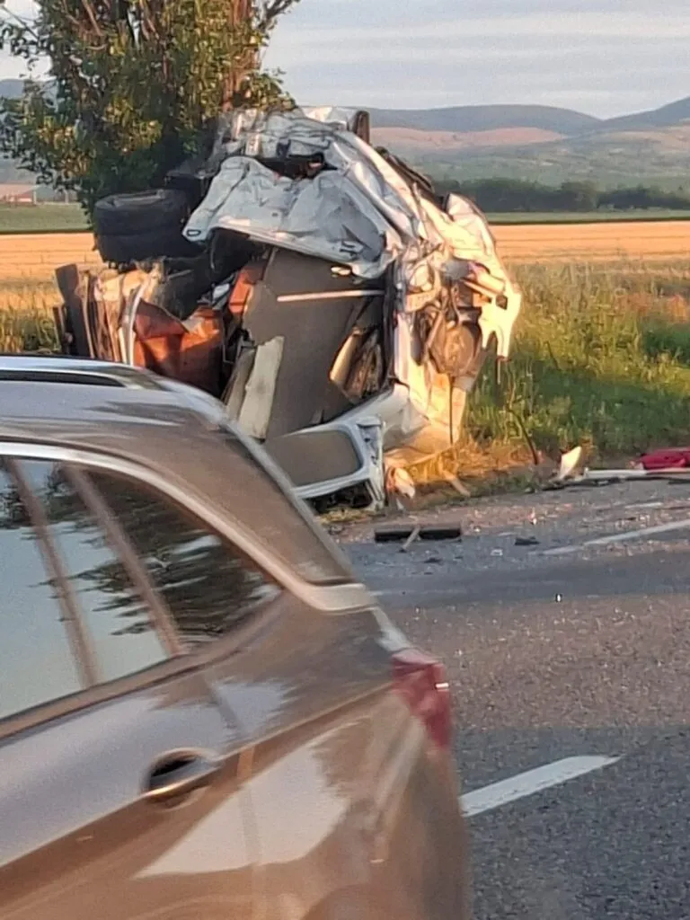 Încă un accident grav, în care e implicat un autocar, în mai puțin de 8 zile (FOTO) – foto 2