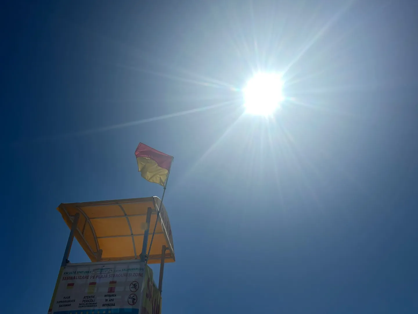 Cod galben prelungit și temperaturi tot mai ridicate la malul mării
