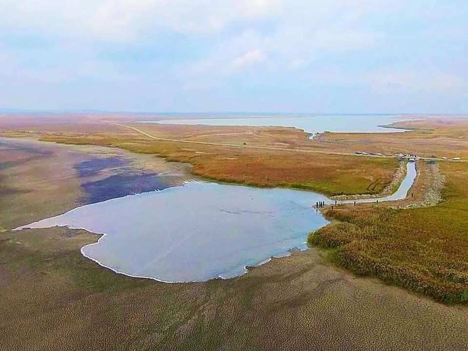 Deșert de… Constanța. Lacul Nuntași a secat FOTO) – foto 3