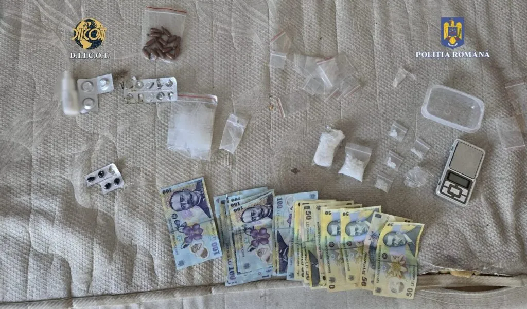 Afacere cu substanțe interzise la Constanța. 9 suspecți, reținuți – foto 8