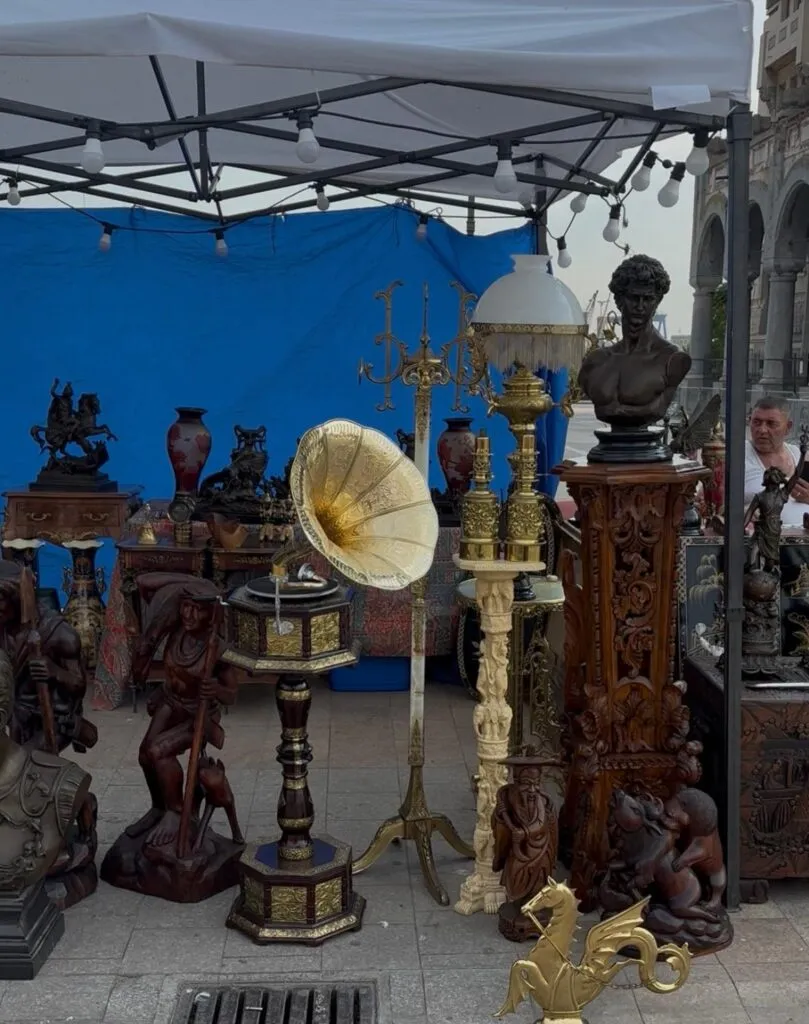 „Antique by the Sea” – un târg al produselor cu poveste, în Piața Ovidiu (FOTO) – foto 2