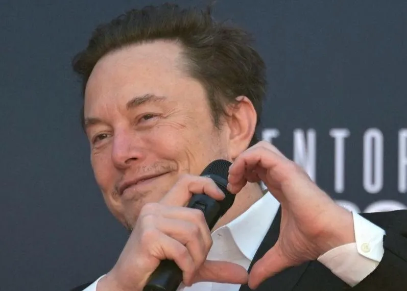 Elon Musk anunţă „Baby Grok”, o aplicaţie de inteligenţă artificială concepută pentru copii