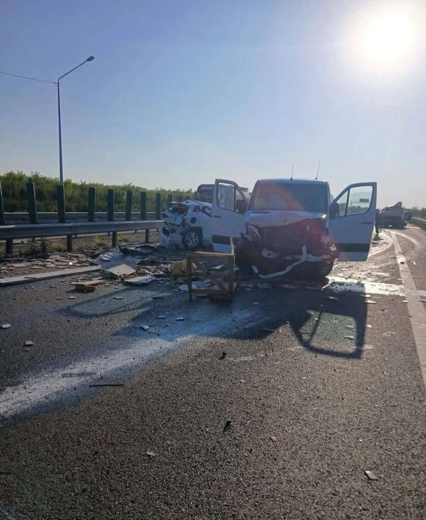 Accident cu 7 mașini pe A2. Traficul este deviat – foto 3