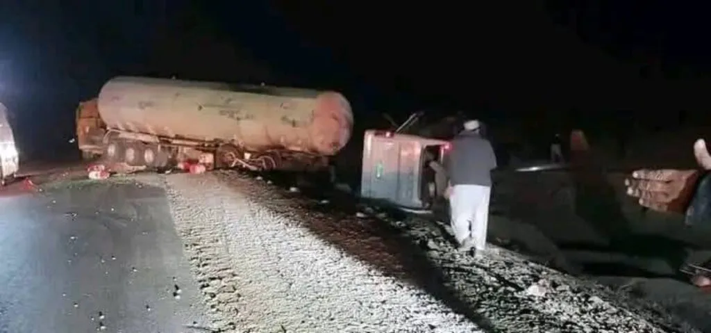 Cel puţin 50 de morţi într-un accident rutier în Afganistan – foto 2