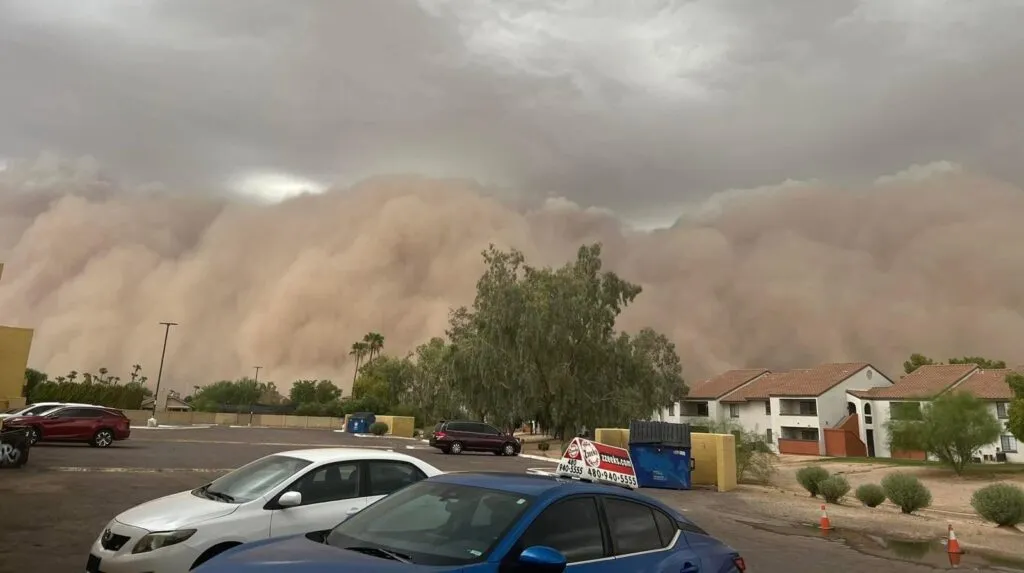 Furtună uriașă de praf în Arizona – foto 3