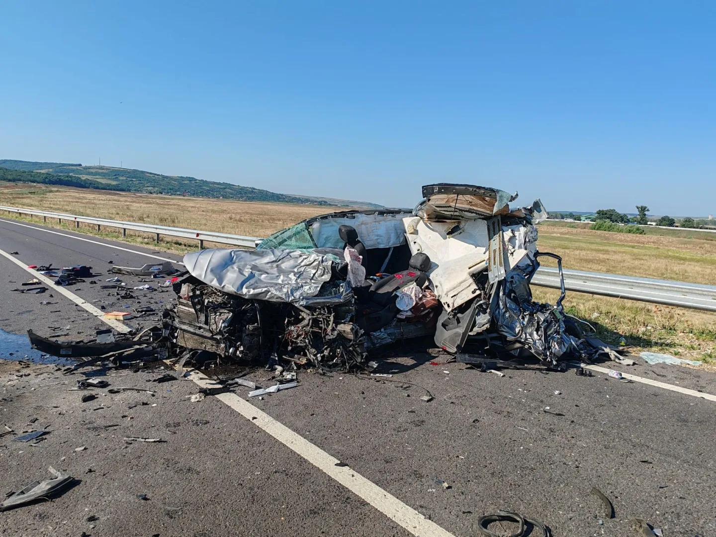 Șofer din Constanța, recent eliberat din arest preventiv, strivit sub un TIR într-un accident mortal lângă Bârlad