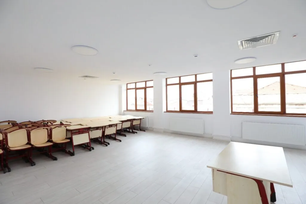 Colegiul Național „Mihai Eminescu” Constanța- lucrări în stadiu avansat de execuție. Când revin elevii in clase!? – foto 3