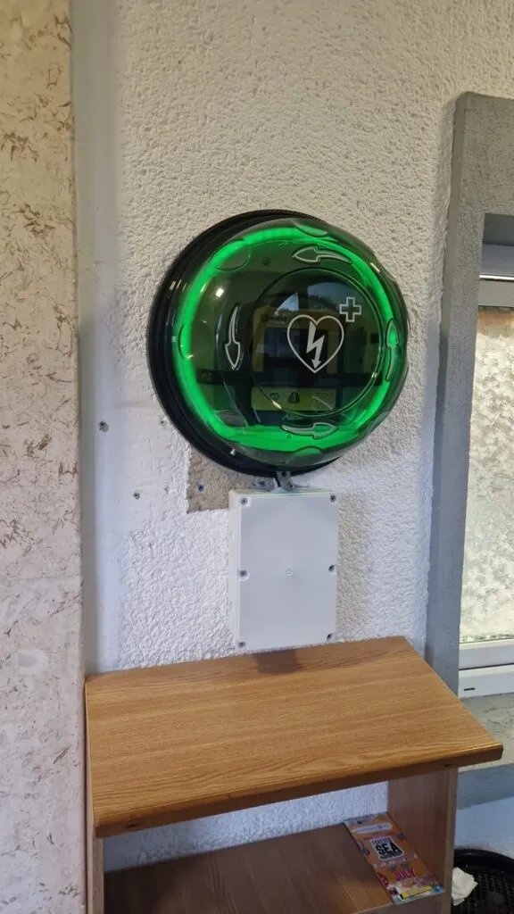 Defibrilatoare semi-automate, în spațiile publice intens tranzitate din județul Constanța – foto 4
