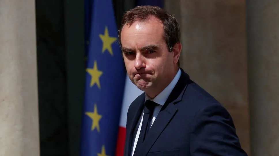 Criza politică se adâncește în Franța: Premierul a demisionat la nici 12 ore de când și-a anunțat membrii cabinetului 