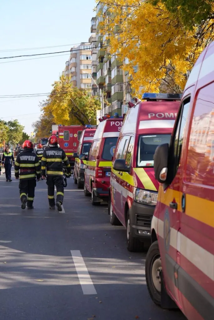UPDATE: Explozie violentă într-un bloc din București – foto 12