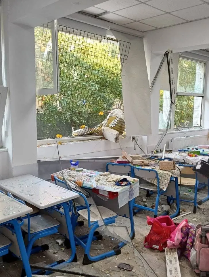 UPDATE: Explozie violentă într-un bloc din București – foto 7