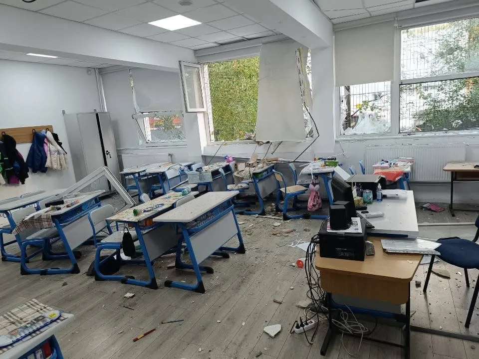 UPDATE: Explozie violentă într-un bloc din București – foto 9