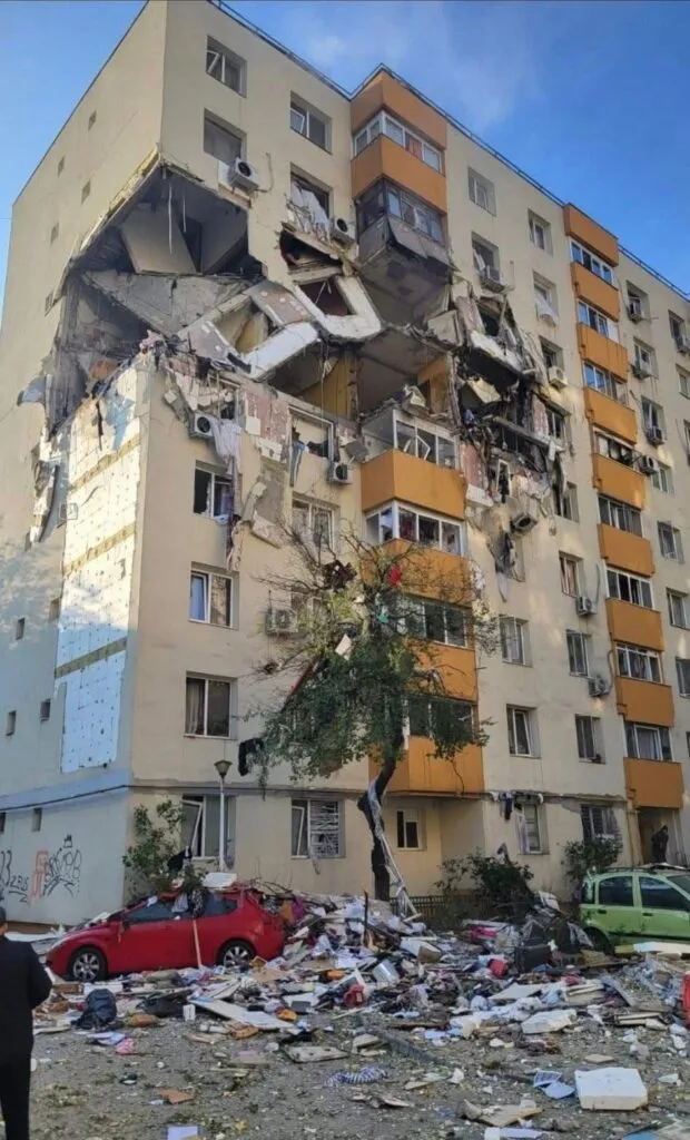 UPDATE: Explozie violentă într-un bloc din București – foto 2