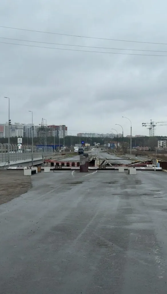 Decizii dramatice, dar care au însemnat salvarea: Cum podul distrus chiar de ucraineni în zona Hostomel a schimbat cursul luptei pentru Kiev – foto 7
