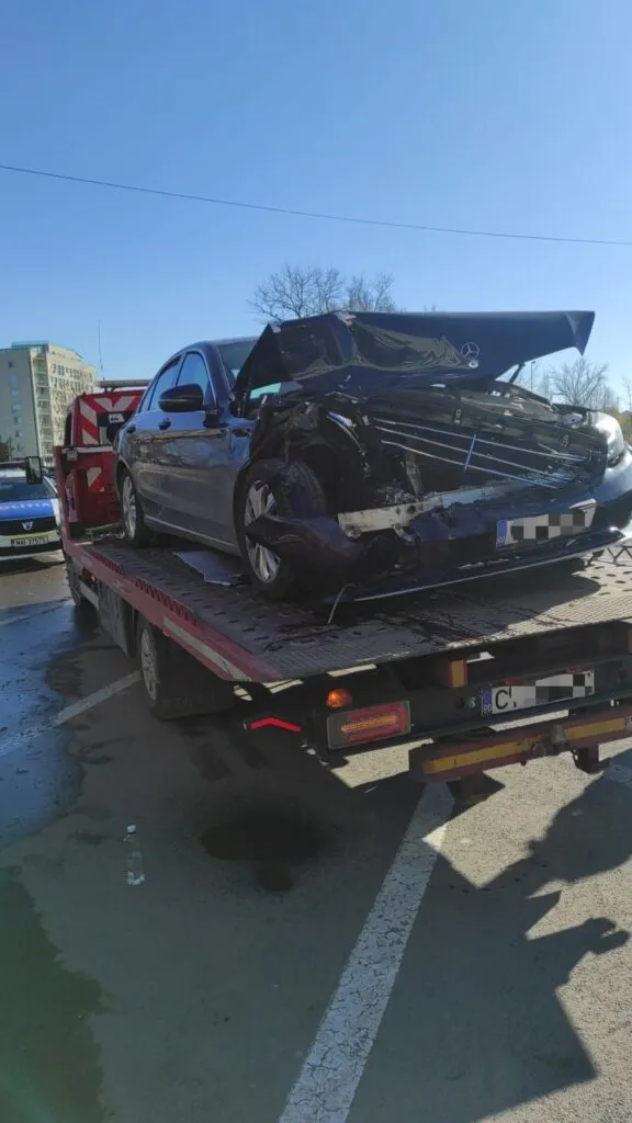 UPDATE: Accident cu trei mașini, pe bulevardul Mamaia – foto 2