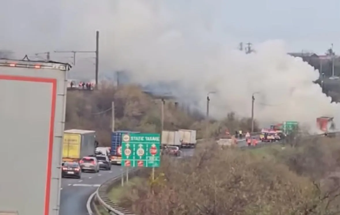 Incendiu pe Autostrada Soarelui. Trafic blocat spre București, în zona Fetești
