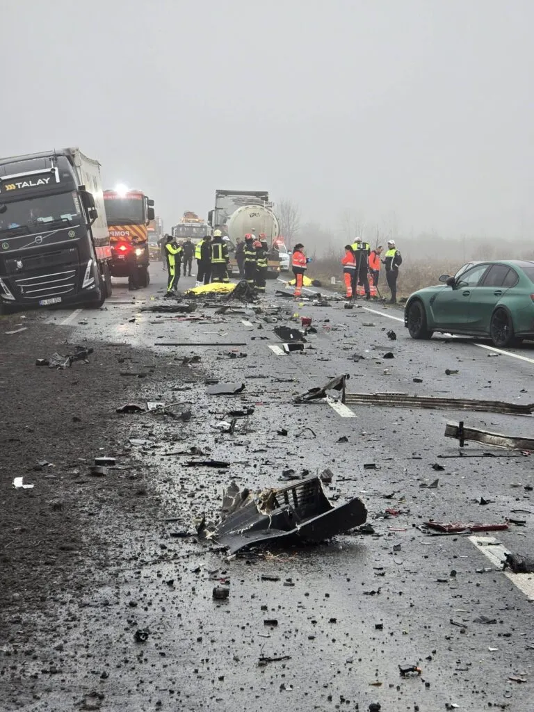 UPDATE: Carnagiu pe o șosea din România: 6 morți într-un accident rutier – foto 2