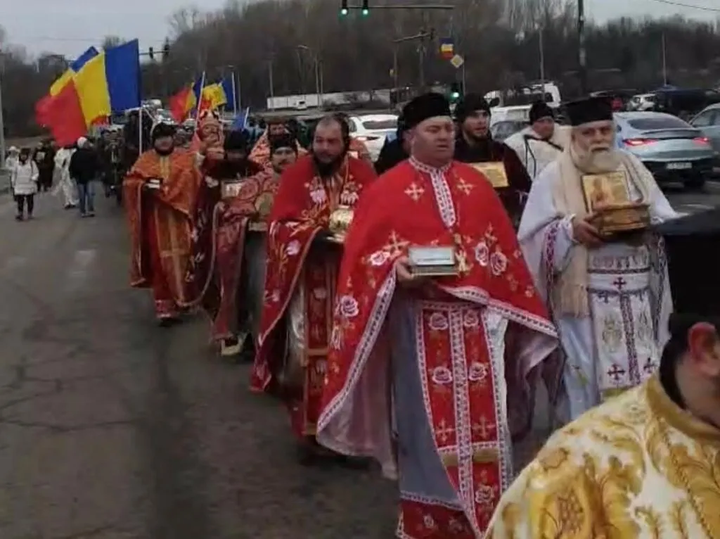 Procesiune pe străzile Constanței. Sfântul Haralambie, prăznuit astăzi – foto 3