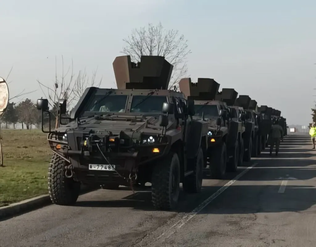 Deplasări de tehnică militară pe drumurile naționale – foto 2