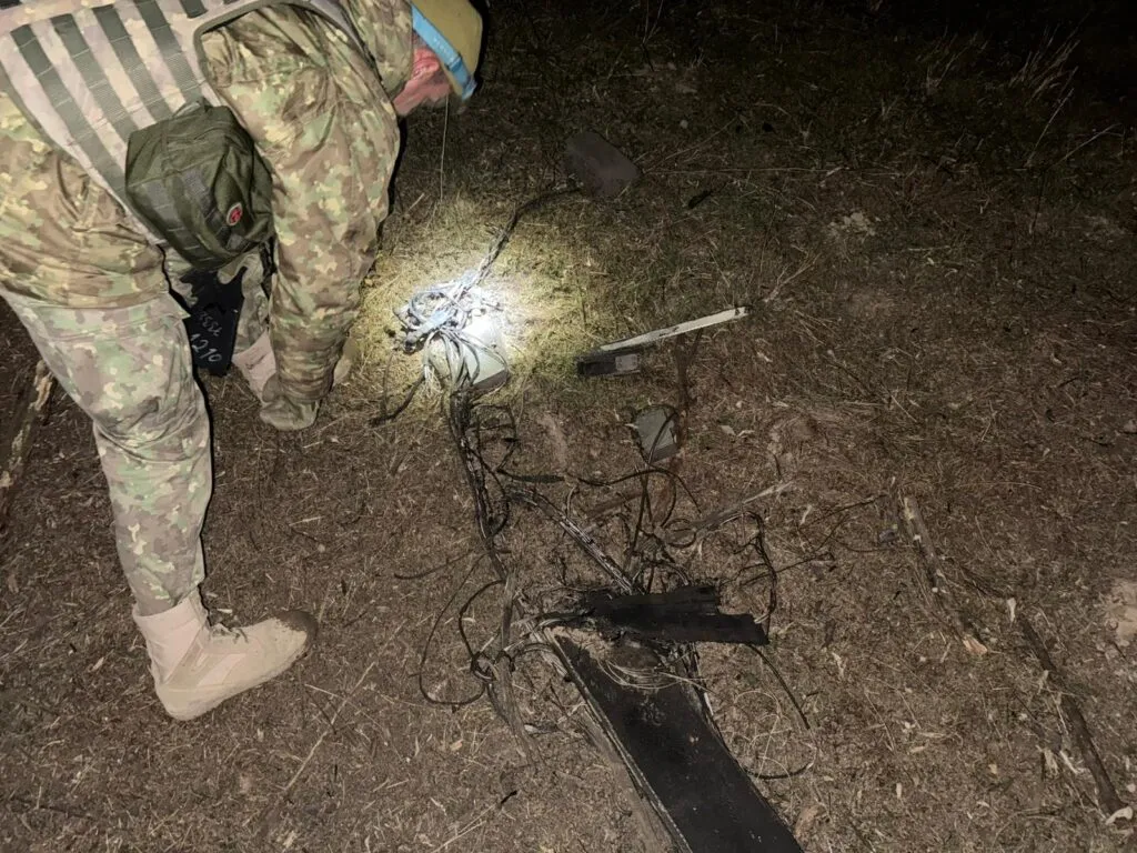 Dronă căzută în România, la câțiva kilometri de graniță. A fost deviată în timpul unui atac asupra Ucrainei – foto 2