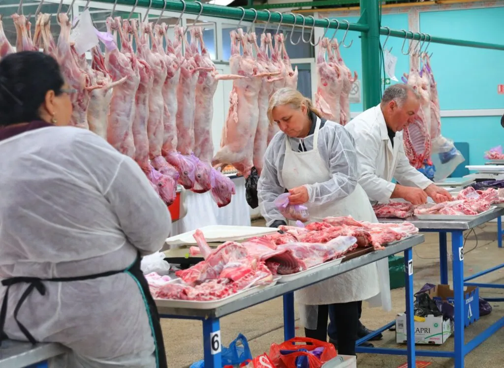 Carne de miel la vânzare, începând de azi, în piețele din Constanța – foto 2