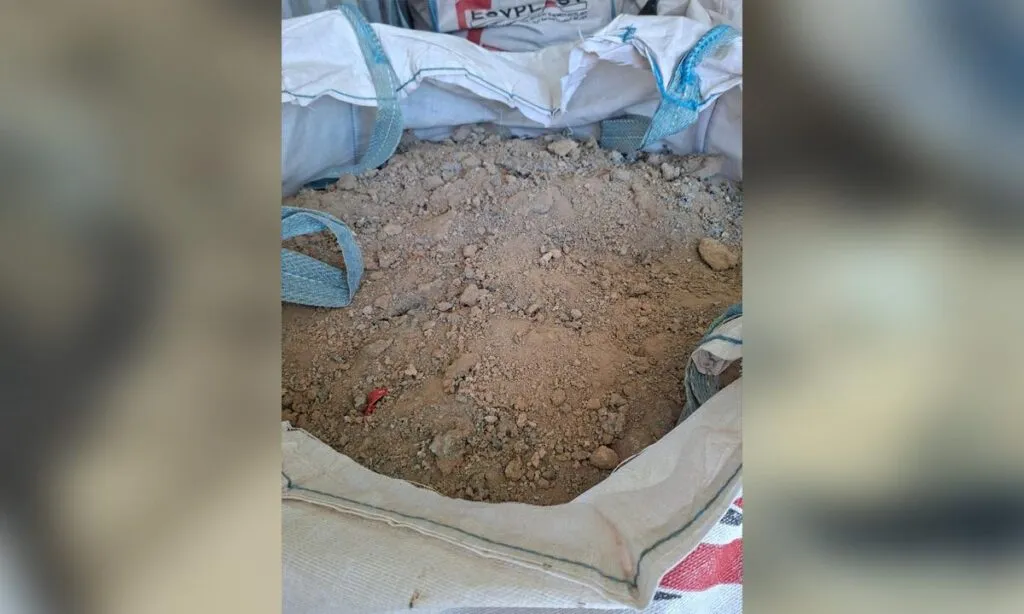 165 de tone de deșeuri aduse din Algeria drept „marfă” pentru o firmă din România, depistate în Portul Constanța – foto 3