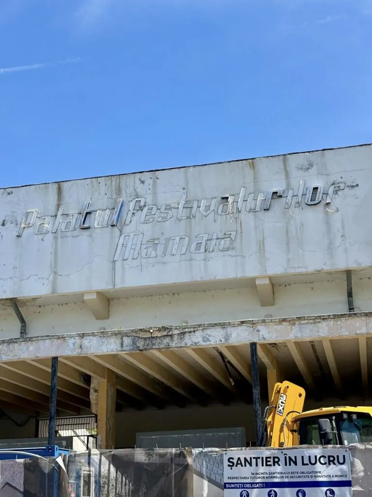 Au fost reluate lucrările de reabilitare a Teatrului de Vară Mamaia – foto 2