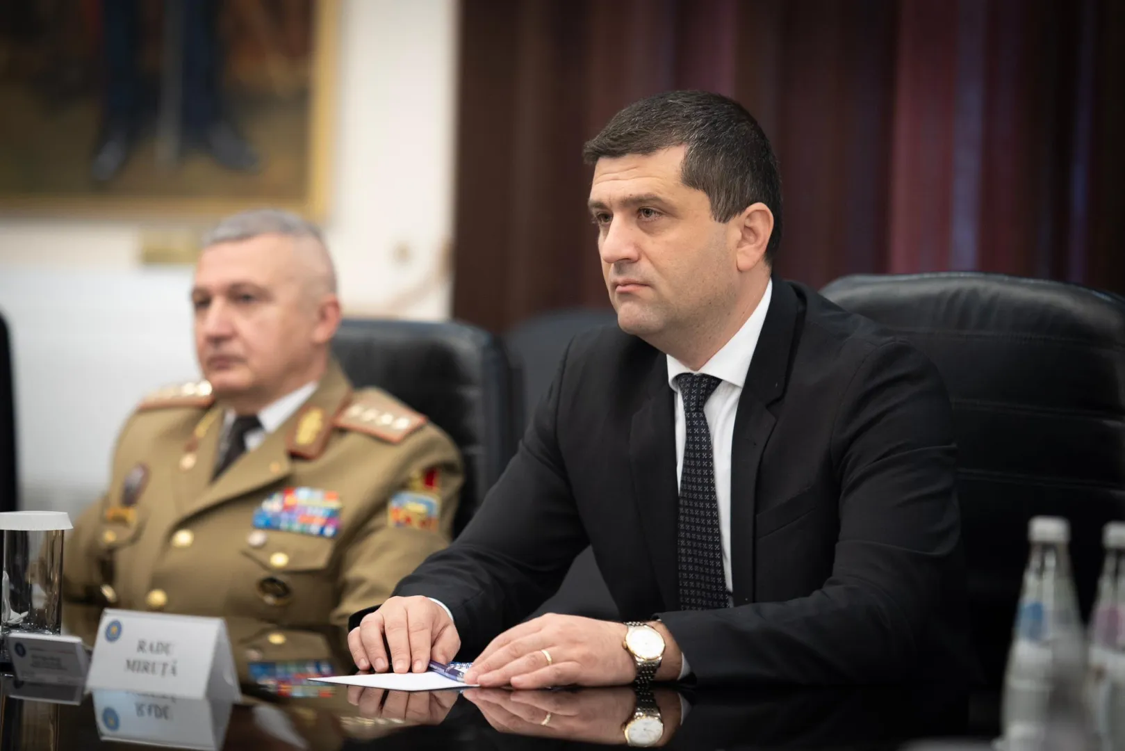 UPDATE: Senatorii PSD îi cer lui Radu Miruţă să se retragă „imediat şi definitiv” din funcţie