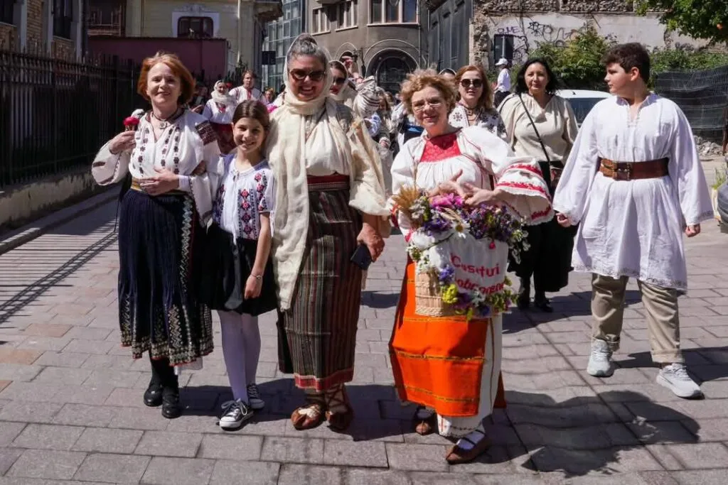 „Constanţa Multietnică” – paradă a costumelor tradiționale, duminică, în zona veche a oraşului – foto 2