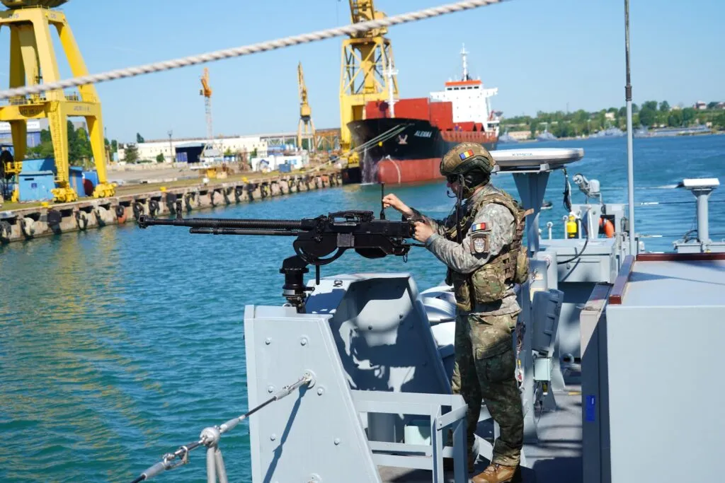 Exercițiu cu sisteme autonome fără pilot, în Marea Neagră (FOTO) – foto 3