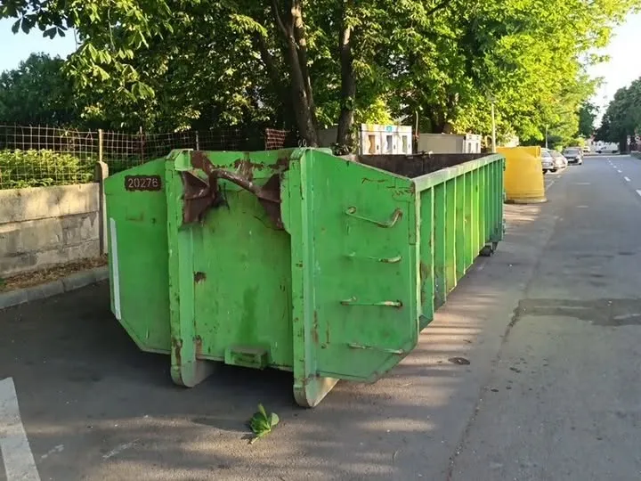 Unde poți scăpa gratuit de mobilierul vechi. Polaris a amplasat containerele pentru deșeuri voluminoase în două zone din Constanța