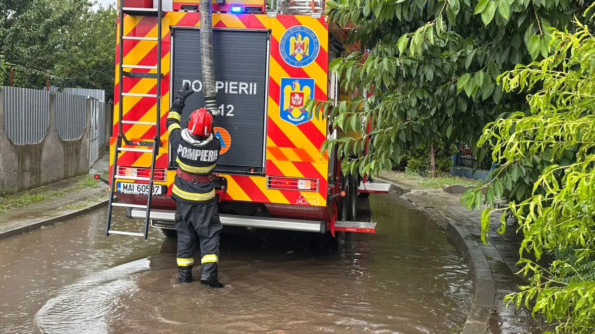 11 intervenții ale pompierilor tulceni în urma codului portocaliu de vreme severă