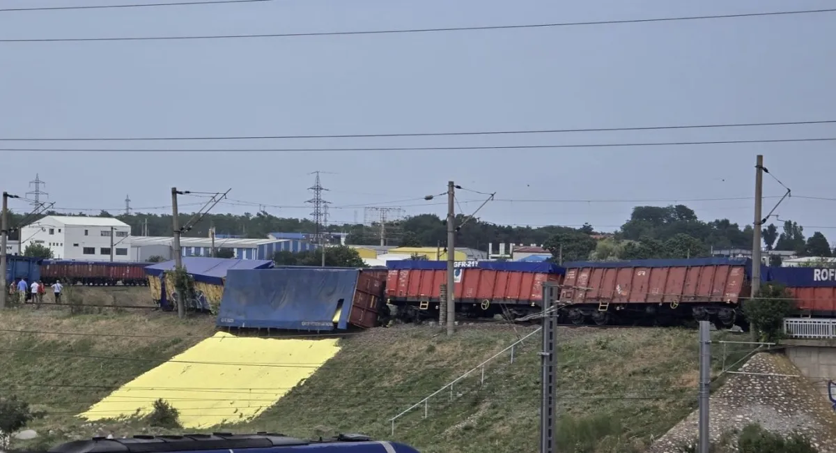 UPDATE: Tren deraiat la Palas. Unul dintre vagoane s-a răsturnat