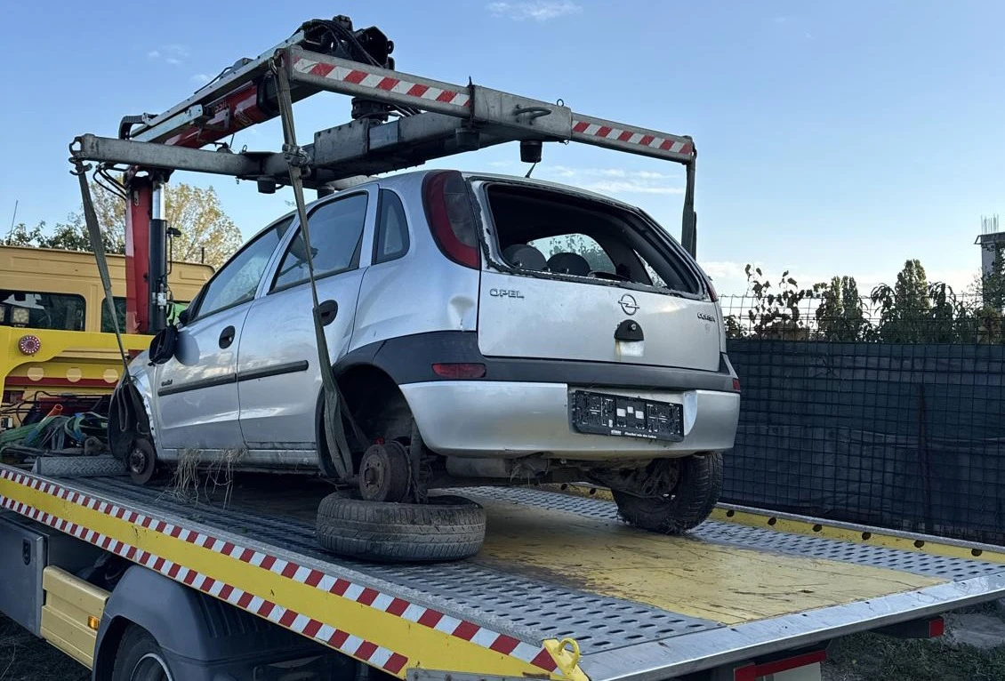 Aproape 100 de vehicule abandonate sau fără stăpân, ridicate de pe domeniul public din Constanța