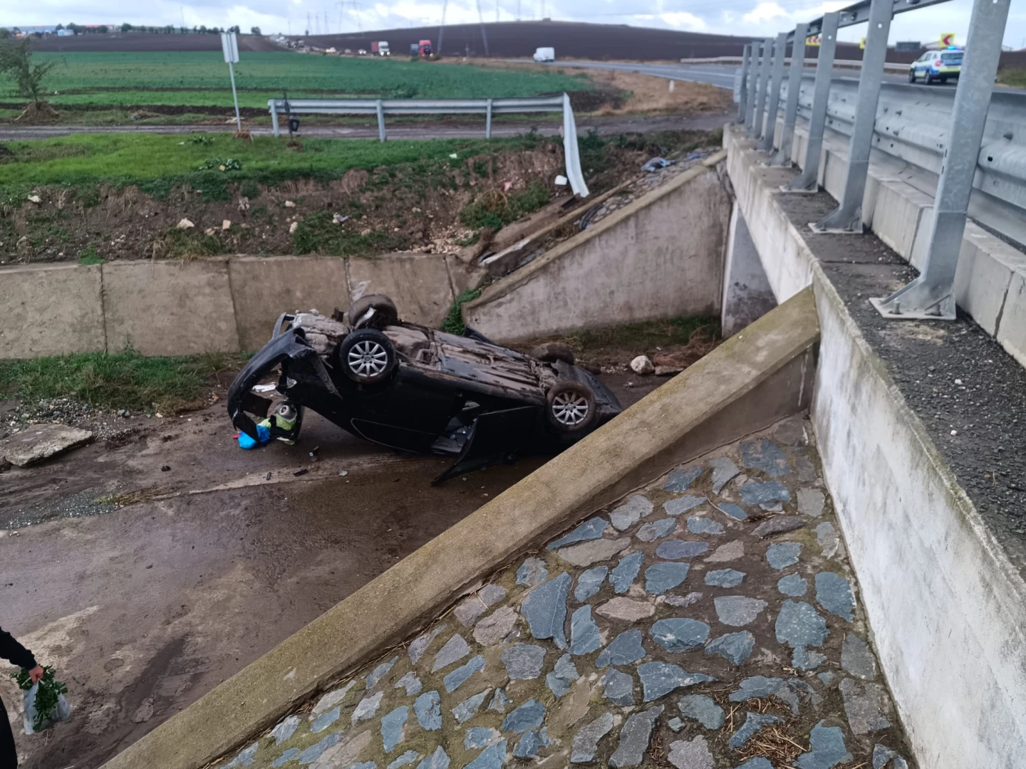 Accident rutier la Sibioara. O mașină s-a răsturnat