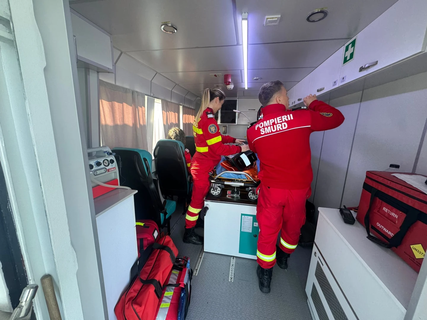 UPDATE: Cei cinci cetățeni străini, salvați în urma incidentului produs în Marea Neagră, aduși la Spitalul Județean Constanța