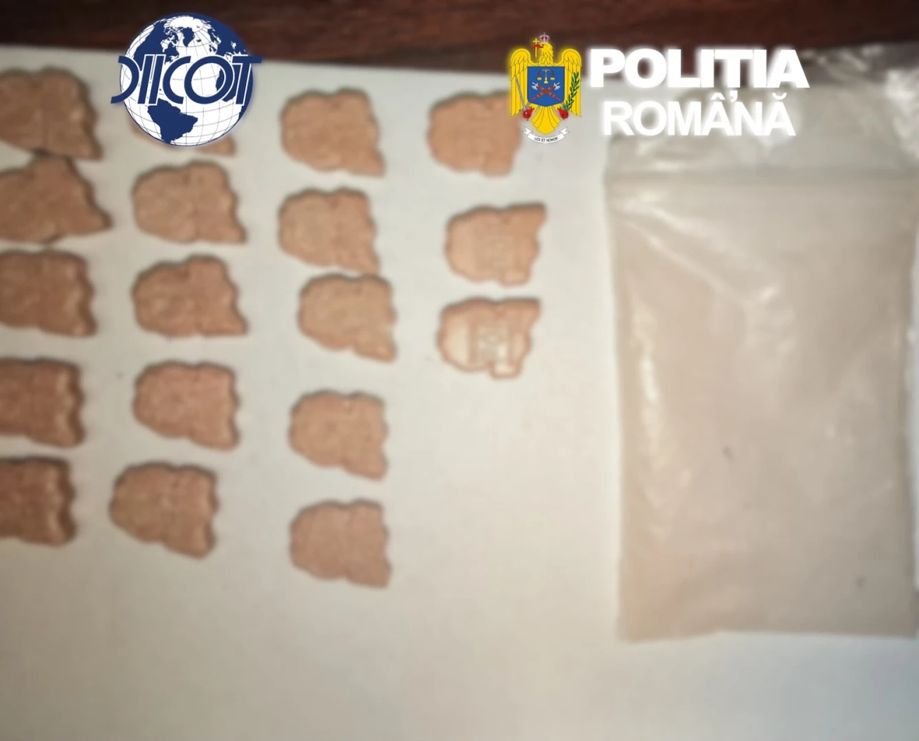 Tânăr suspectat de trafic de droguri, prins în flagrant de polițiști în tren, pe ruta București-Constanța – foto 3