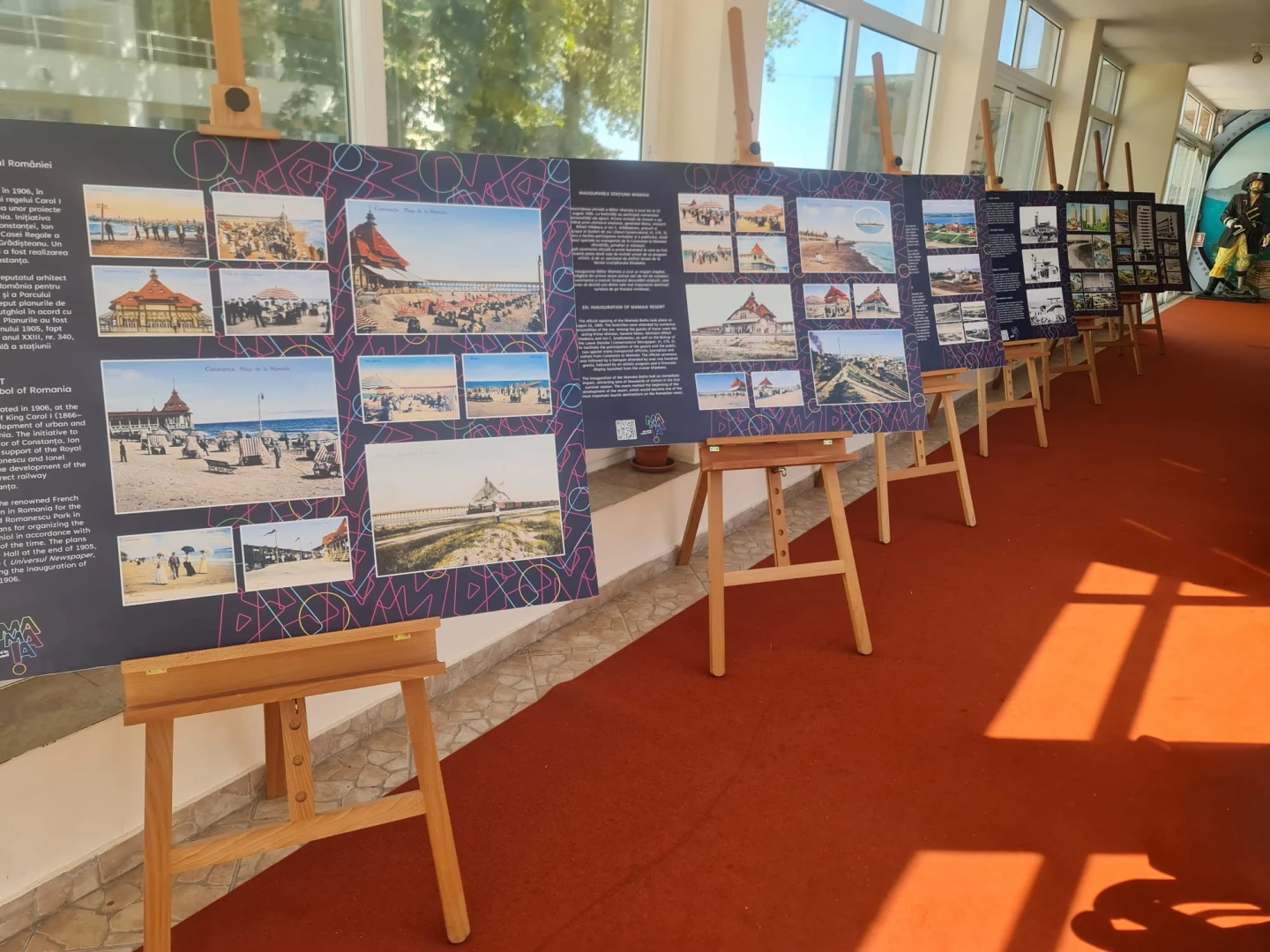 Mamaia, 120 de ani de poveste. Expoziția aniversară continuă și în extrasezon, în trei hoteluri din stațiune